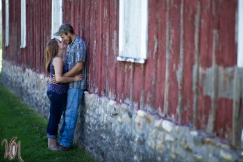 Kelly and Isaac 027 Barn Eskimo Kiss